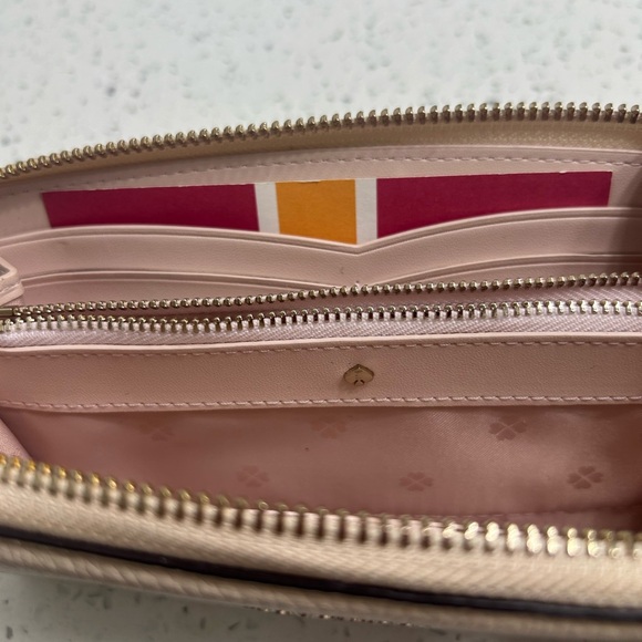 Kate Spade Hand Wallet - Picture 5 of 9